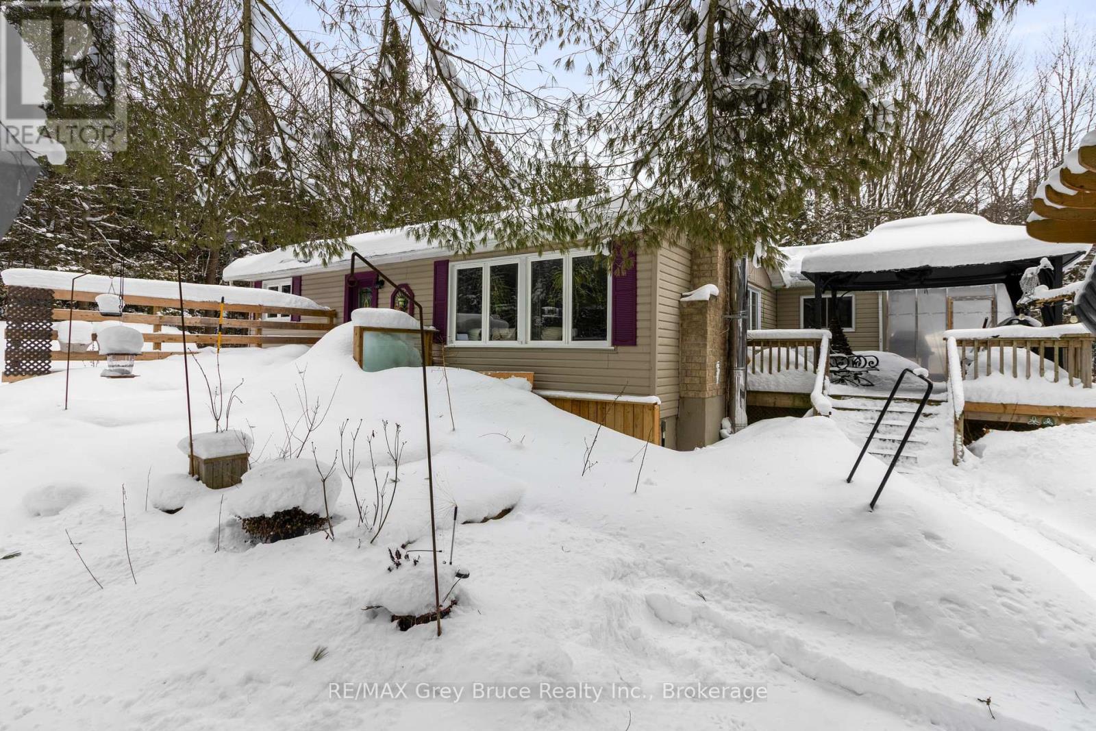 33 Woodstock Avenue, Northern Bruce Peninsula, Ontario  N0H 2M0 - Photo 7 - X12922444