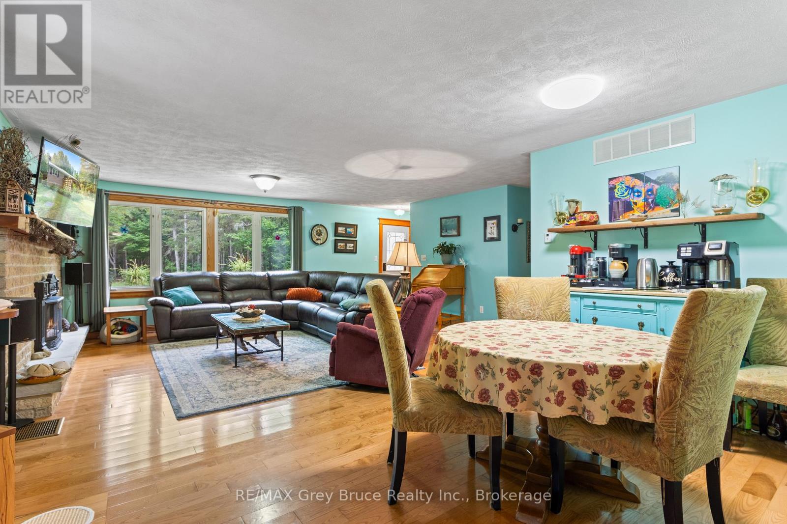 33 Woodstock Avenue, Northern Bruce Peninsula, Ontario  N0H 2M0 - Photo 9 - X12922444