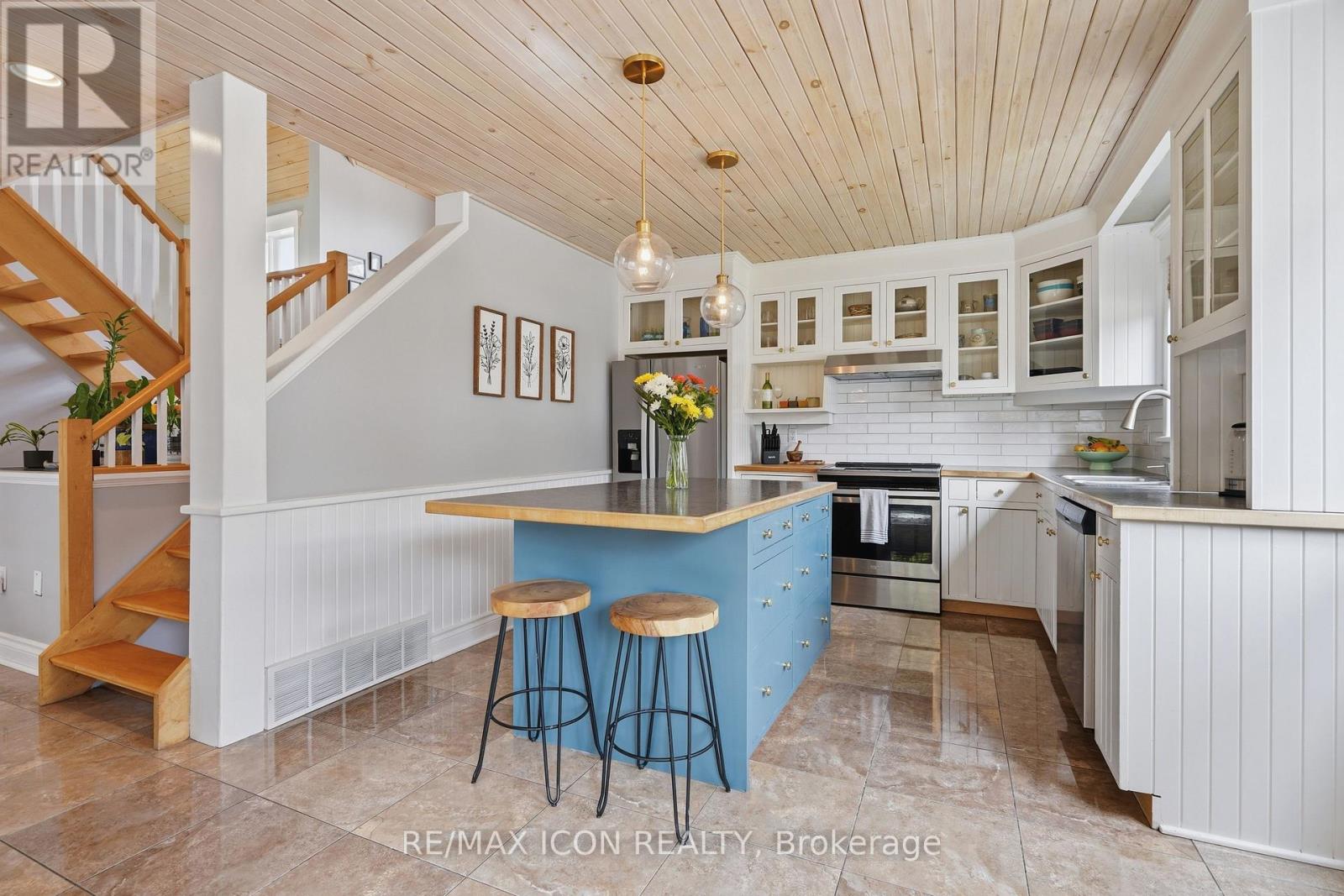 318 Selbourne Drive, Central Elgin, Ontario  N5L 1B1 - Photo 9 - X12922440