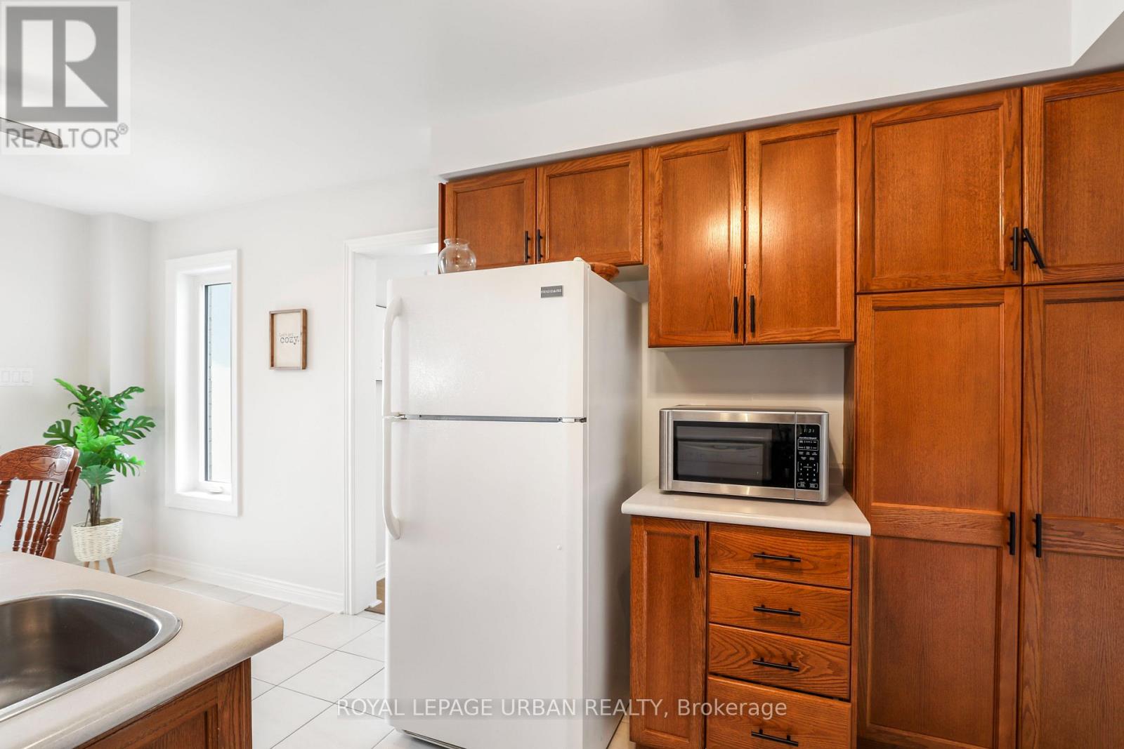 1505 Garland Crescent, Pickering, Ontario  L1V 7B3 - Photo 11 - E12922386