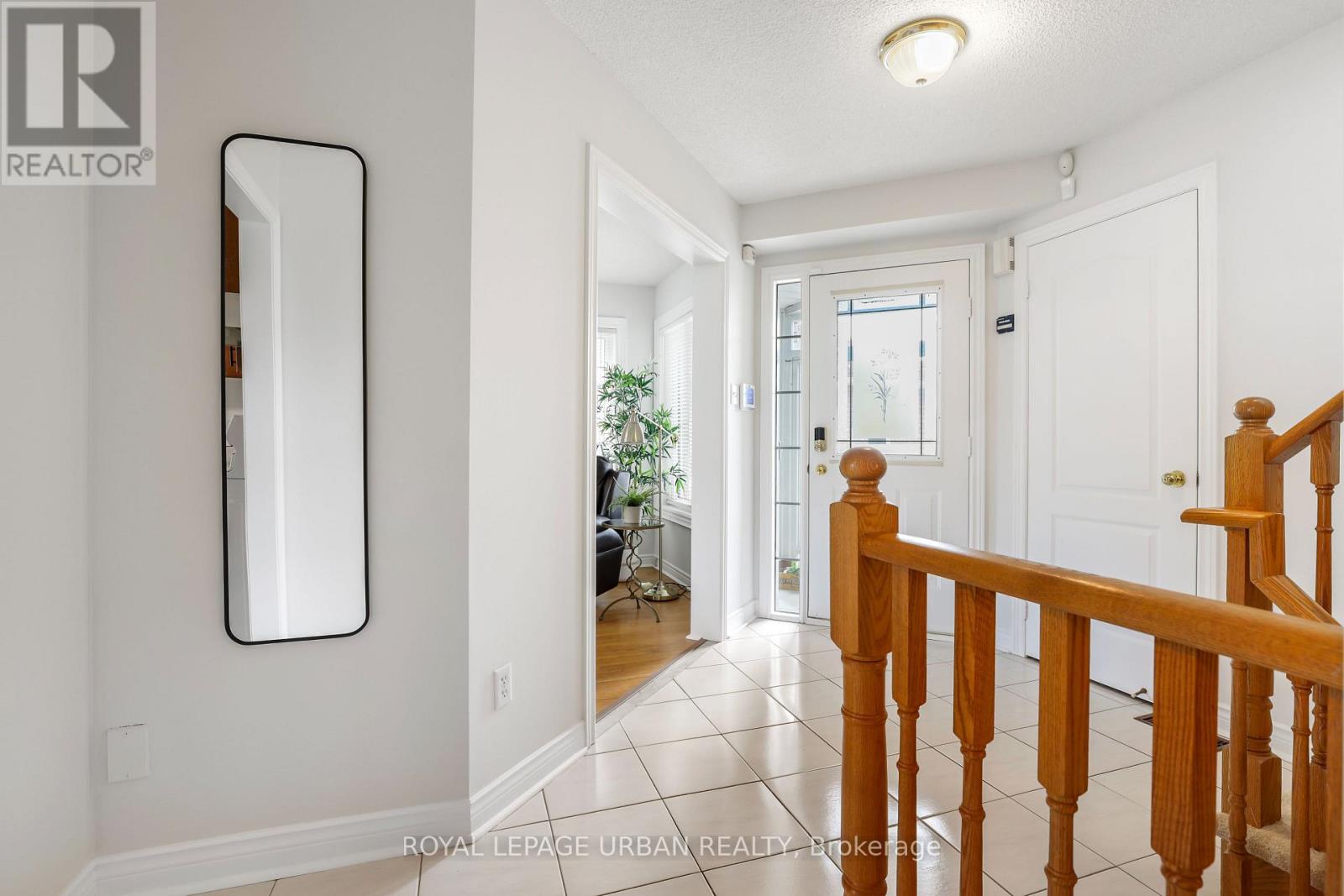 1505 Garland Crescent, Pickering, Ontario  L1V 7B3 - Photo 5 - E12922386