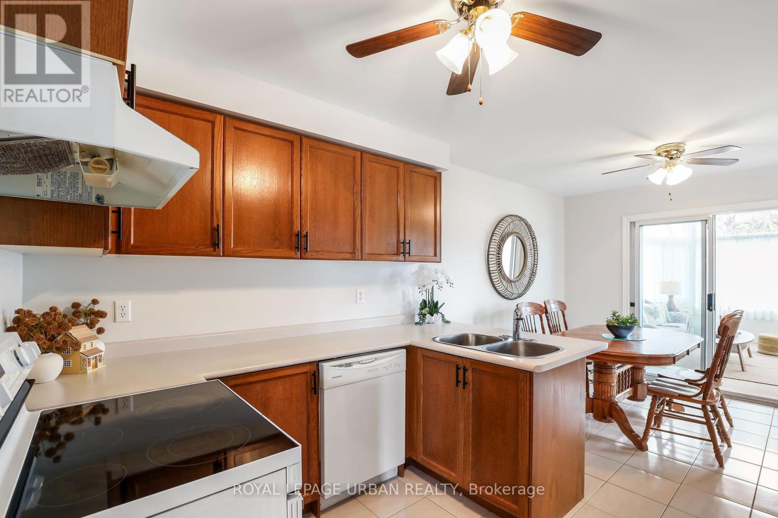 1505 Garland Crescent, Pickering, Ontario  L1V 7B3 - Photo 9 - E12922386