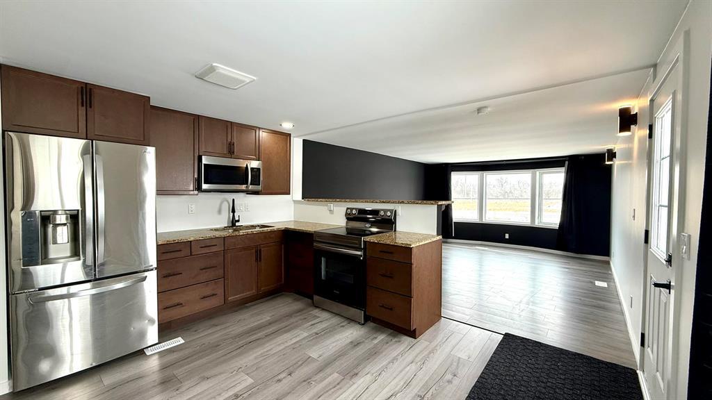 64 Grant Street, Otterburne, Manitoba  R0A 1G0 - Photo 10 - 202605500