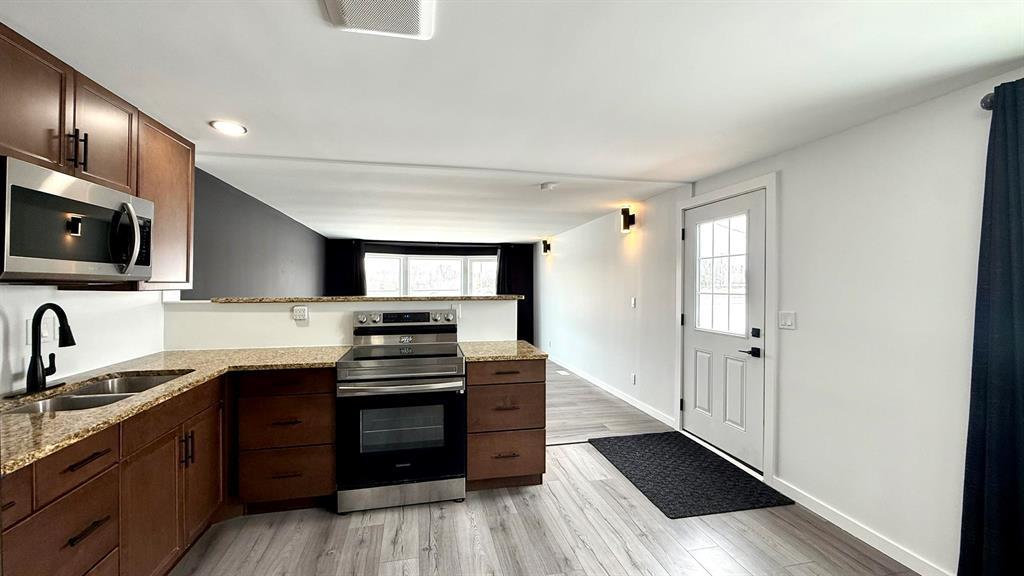 64 Grant Street, Otterburne, Manitoba  R0A 1G0 - Photo 12 - 202605500