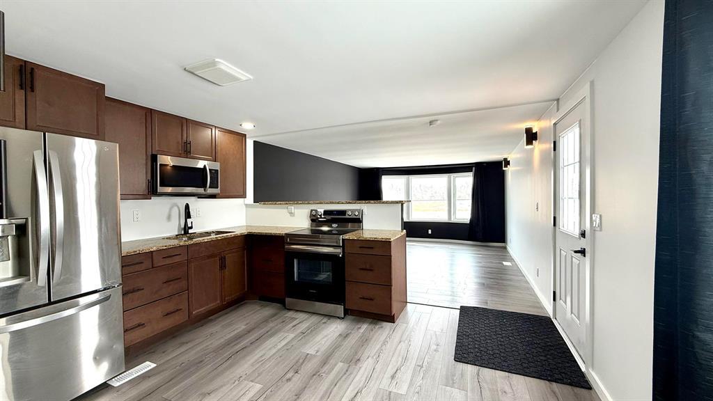 64 Grant Street, Otterburne, Manitoba  R0A 1G0 - Photo 9 - 202605500