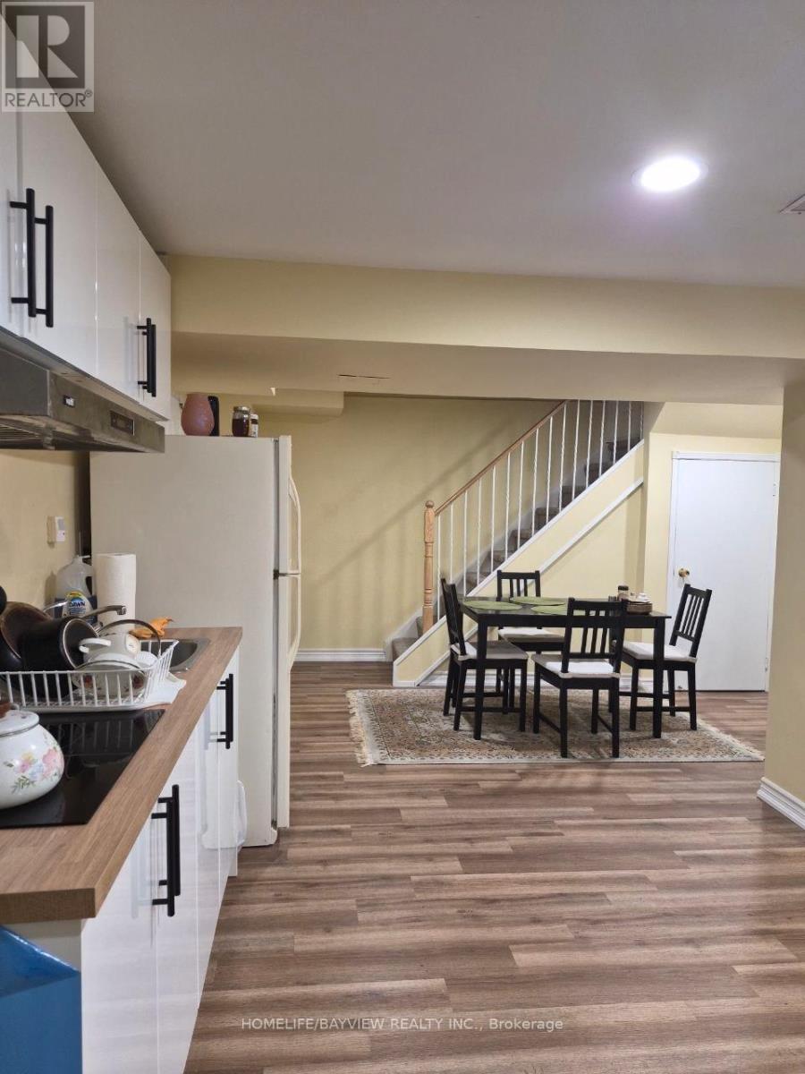 27 Glenmanor Way, Vaughan, Ontario  L4J 3A3 - Photo 7 - N12922330