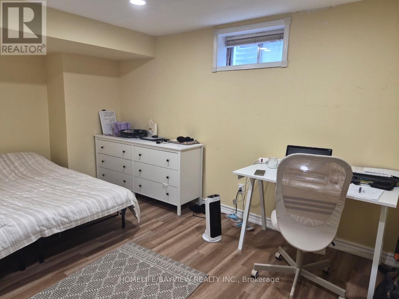 27 Glenmanor Way, Vaughan, Ontario  L4J 3A3 - Photo 9 - N12922330