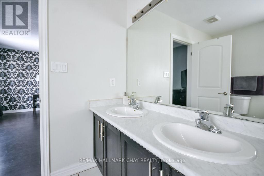 212 Maplewood Drive, Essa (Angus), Ontario  L0L 1B4 - Photo 19 - N12922370