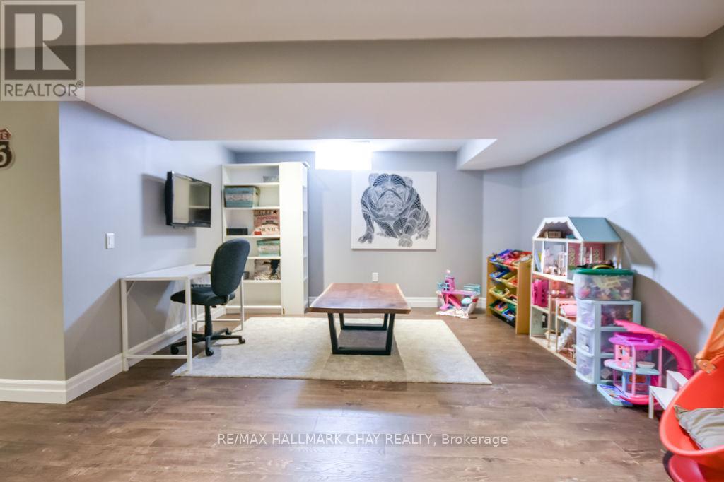 212 Maplewood Drive, Essa (Angus), Ontario  L0L 1B4 - Photo 27 - N12922370