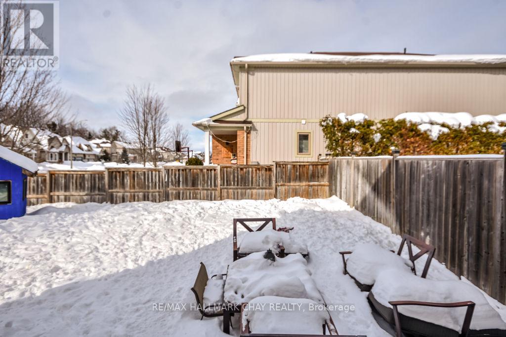 212 Maplewood Drive, Essa (Angus), Ontario  L0L 1B4 - Photo 31 - N12922370