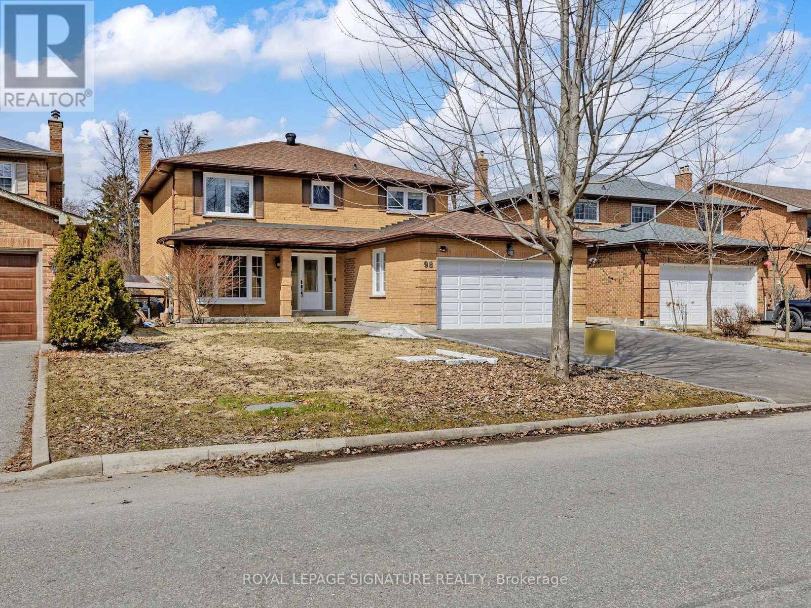 98 GOLF LINKS DRIVE, Aurora, Ontario