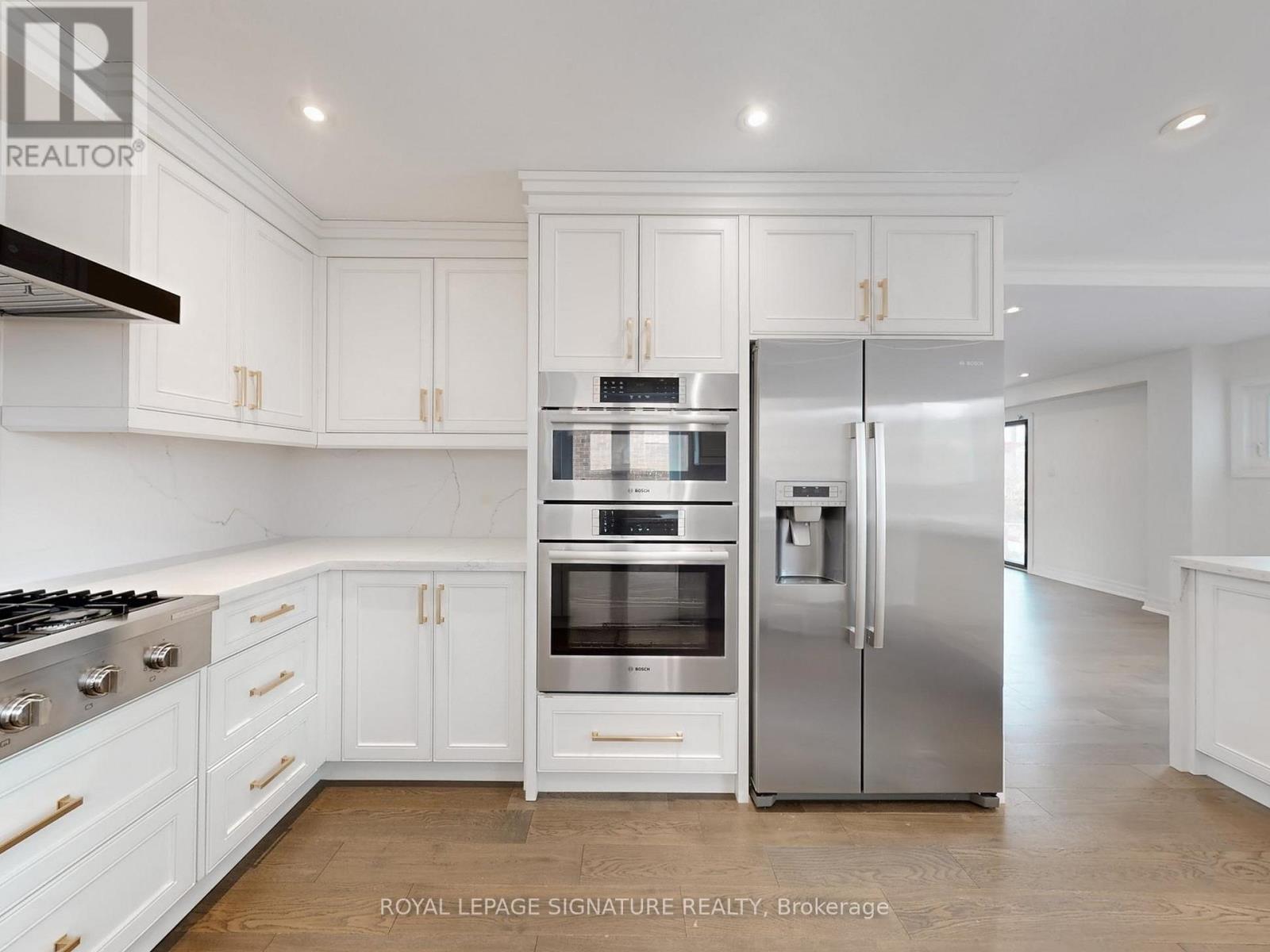 98 Golf Links Drive, Aurora, Ontario  L4G 3V3 - Photo 12 - N12922426