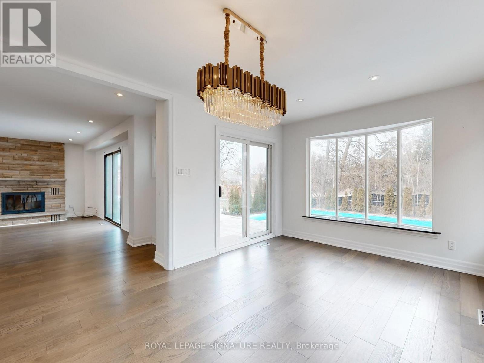 98 Golf Links Drive, Aurora, Ontario  L4G 3V3 - Photo 14 - N12922426