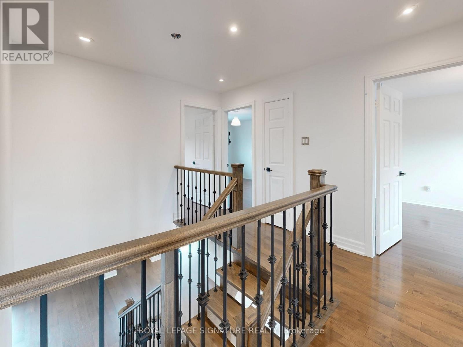 98 Golf Links Drive, Aurora, Ontario  L4G 3V3 - Photo 16 - N12922426