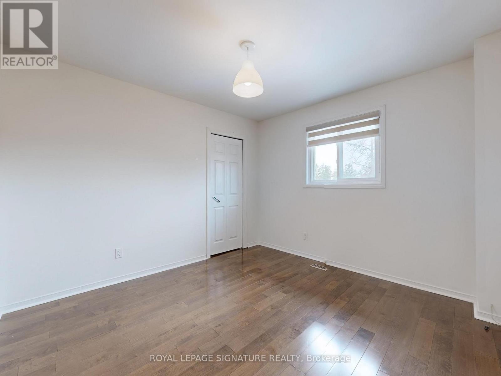 98 Golf Links Drive, Aurora, Ontario  L4G 3V3 - Photo 18 - N12922426