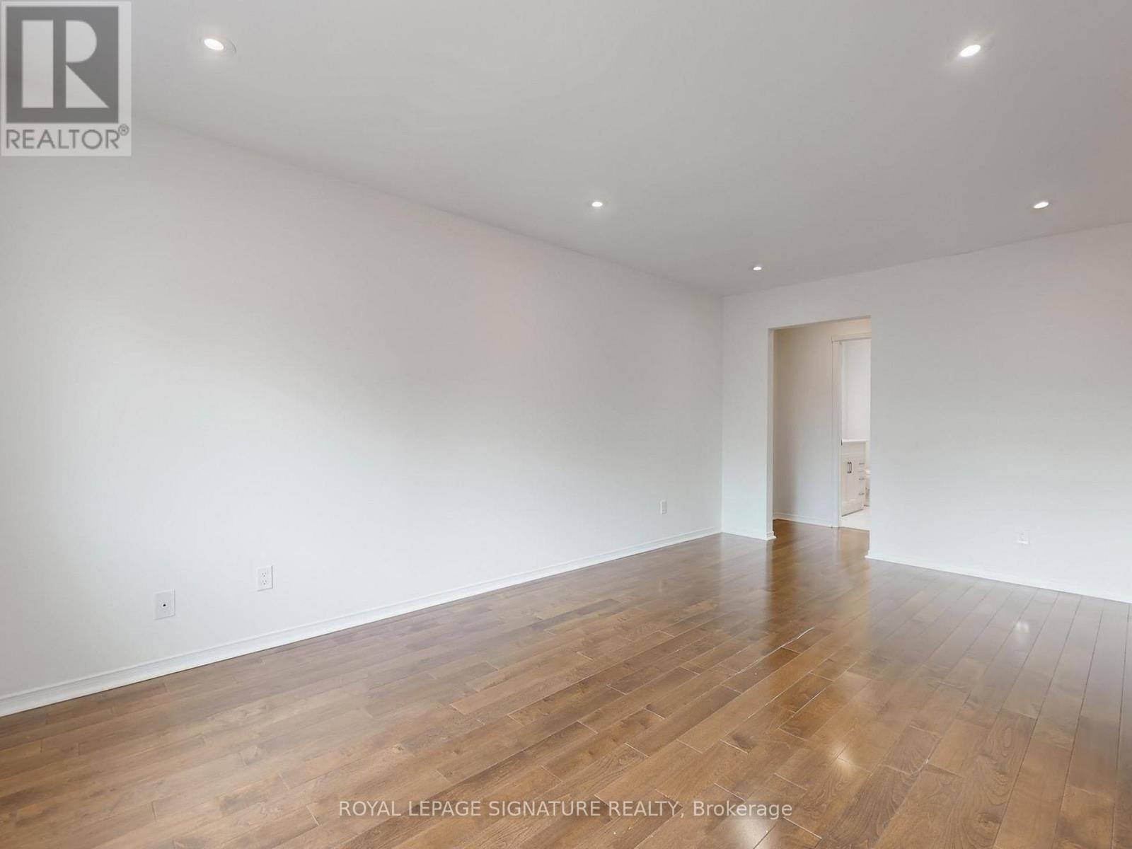 98 Golf Links Drive, Aurora, Ontario  L4G 3V3 - Photo 23 - N12922426