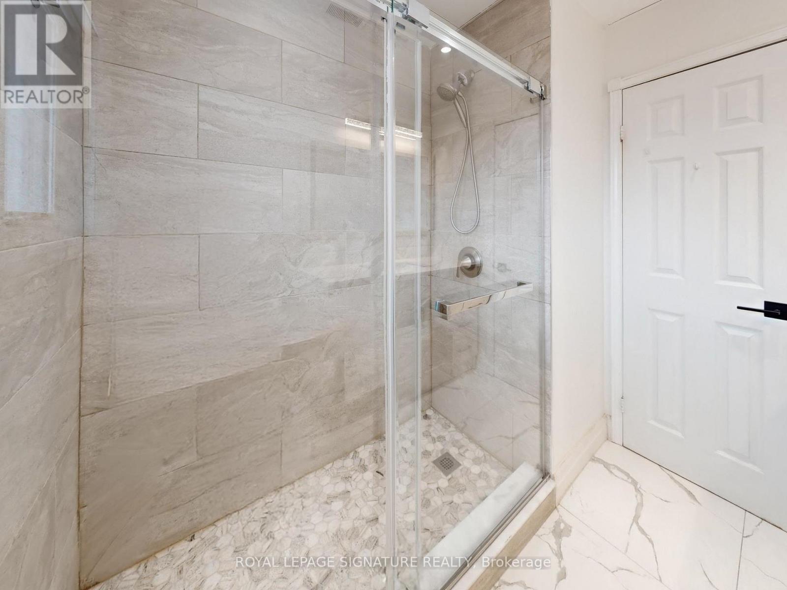 98 Golf Links Drive, Aurora, Ontario  L4G 3V3 - Photo 25 - N12922426