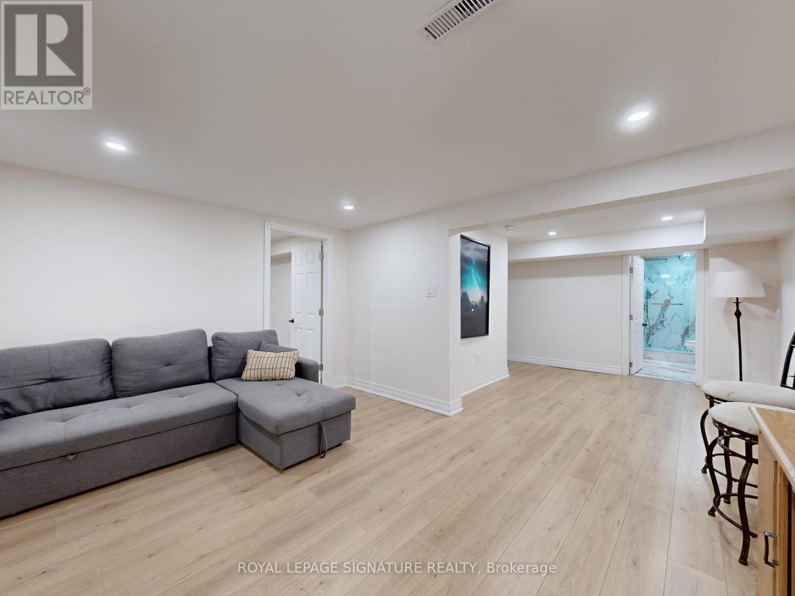 98 Golf Links Drive, Aurora, Ontario  L4G 3V3 - Photo 28 - N12922426