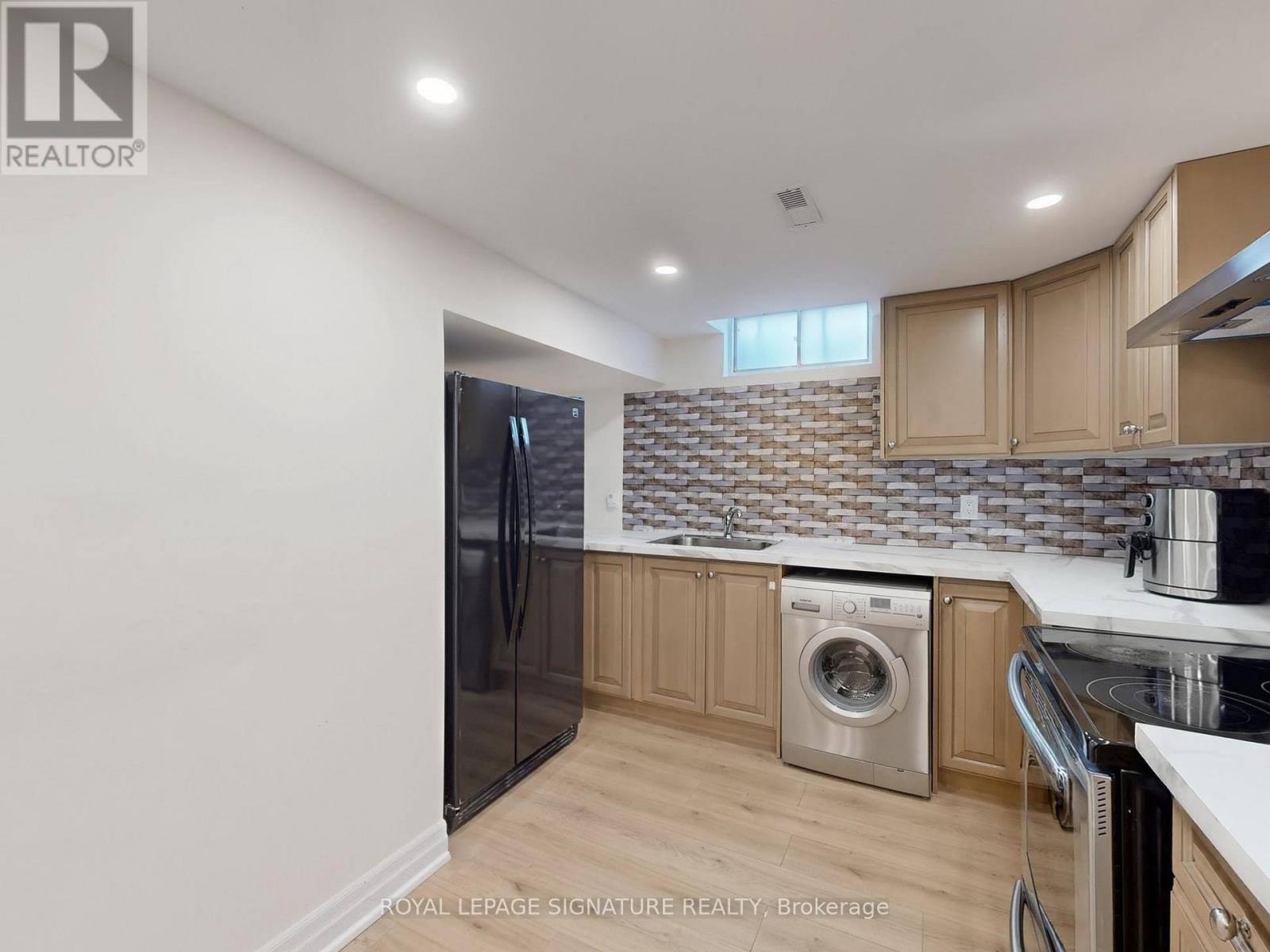 98 Golf Links Drive, Aurora, Ontario  L4G 3V3 - Photo 29 - N12922426