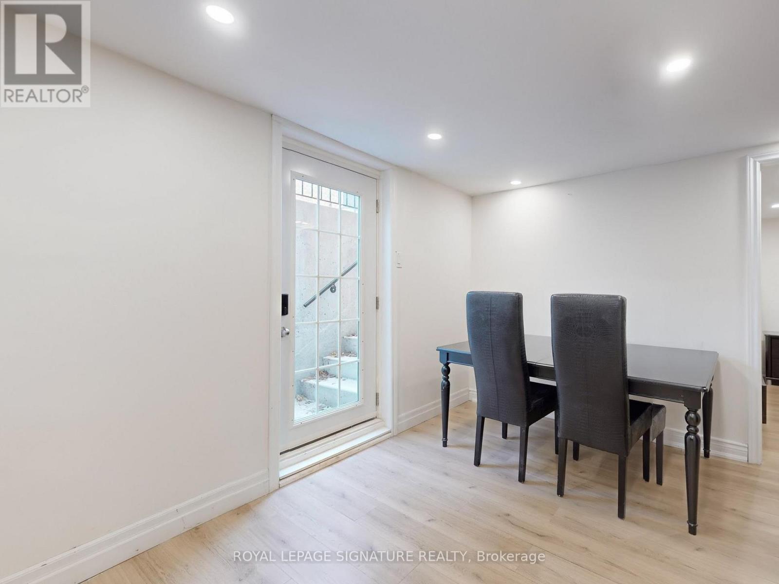 98 Golf Links Drive, Aurora, Ontario  L4G 3V3 - Photo 30 - N12922426