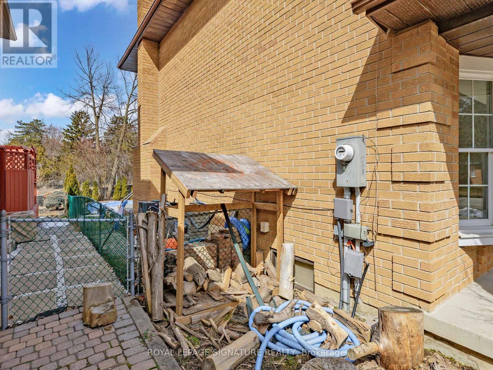 98 Golf Links Drive, Aurora, Ontario  L4G 3V3 - Photo 34 - N12922426