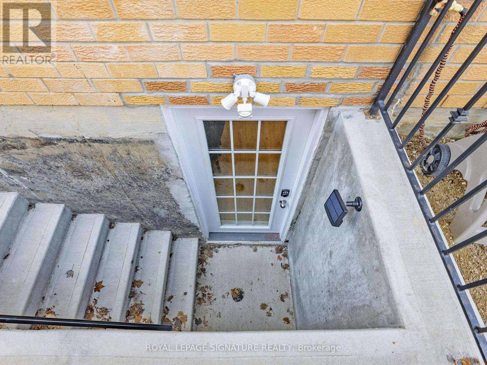 98 Golf Links Drive, Aurora, Ontario  L4G 3V3 - Photo 40 - N12922426