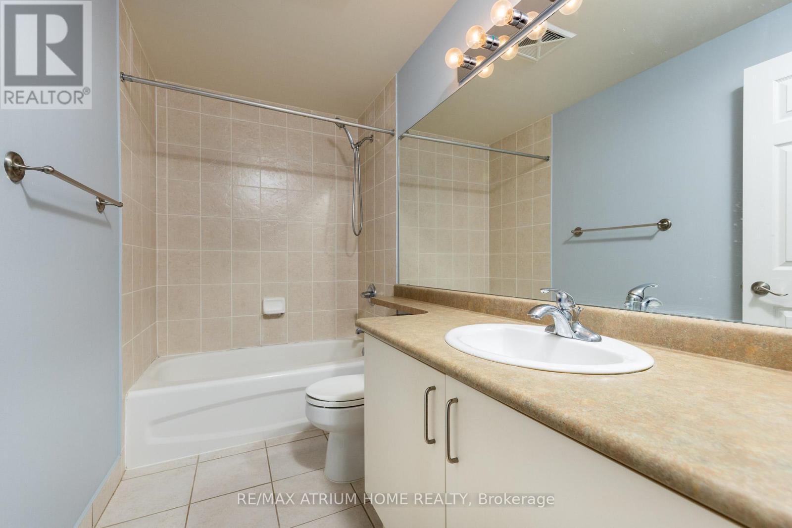 714 - 11121 Yonge Street, Richmond Hill, Ontario  L4C 0S7 - Photo 19 - N12922428