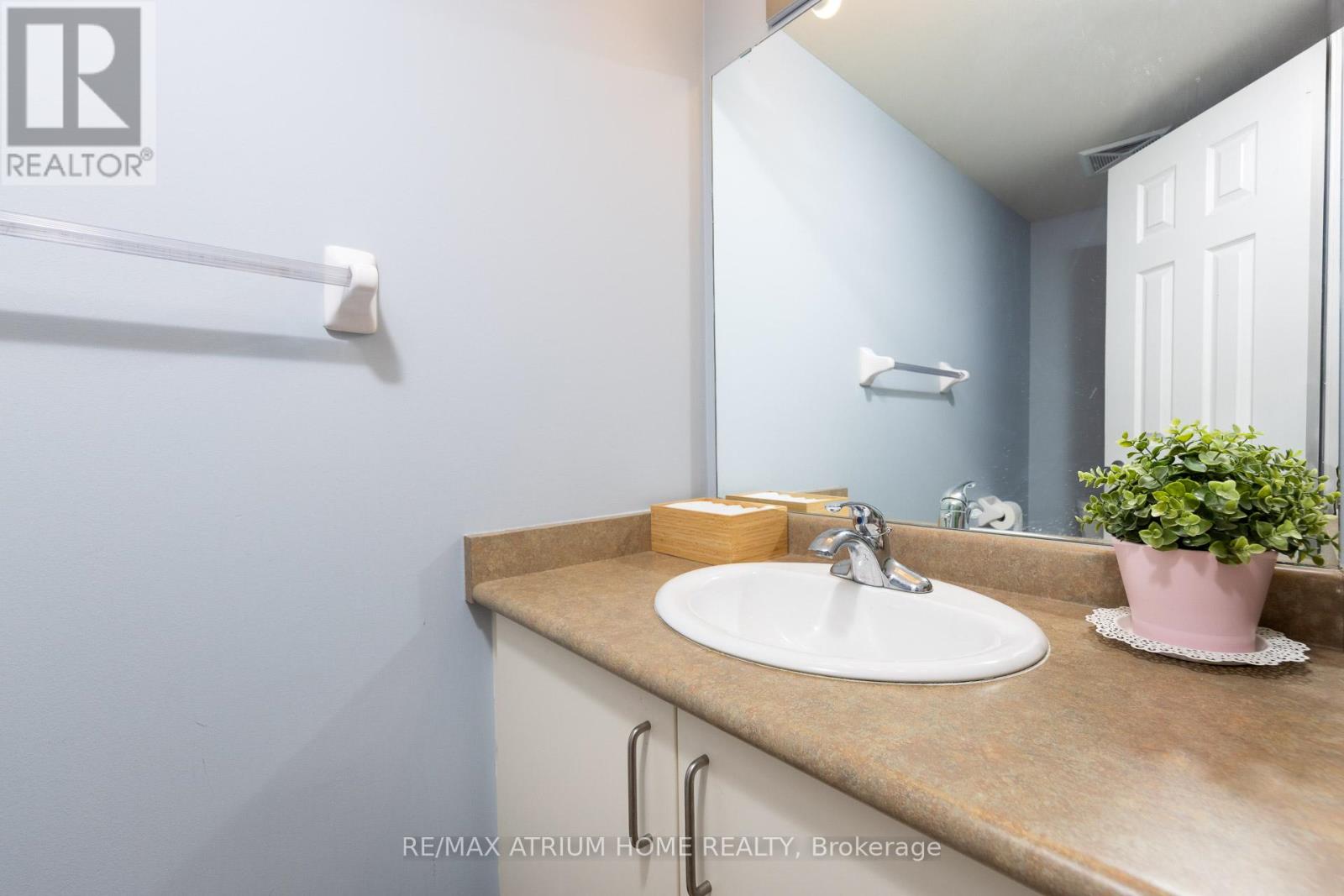 714 - 11121 Yonge Street, Richmond Hill, Ontario  L4C 0S7 - Photo 23 - N12922428