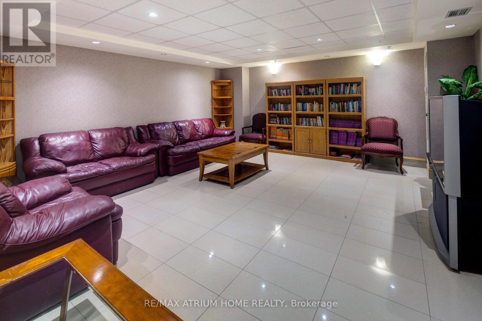 714 - 11121 Yonge Street, Richmond Hill, Ontario  L4C 0S7 - Photo 37 - N12922428