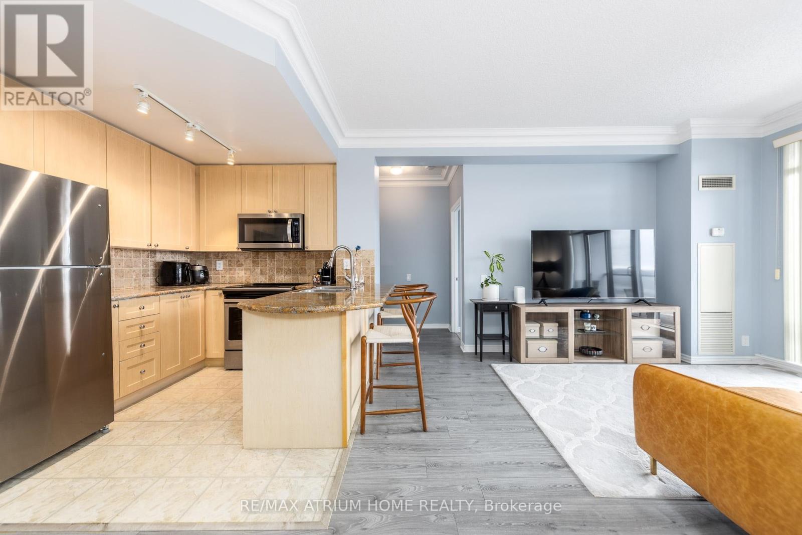 714 - 11121 Yonge Street, Richmond Hill, Ontario  L4C 0S7 - Photo 7 - N12922428