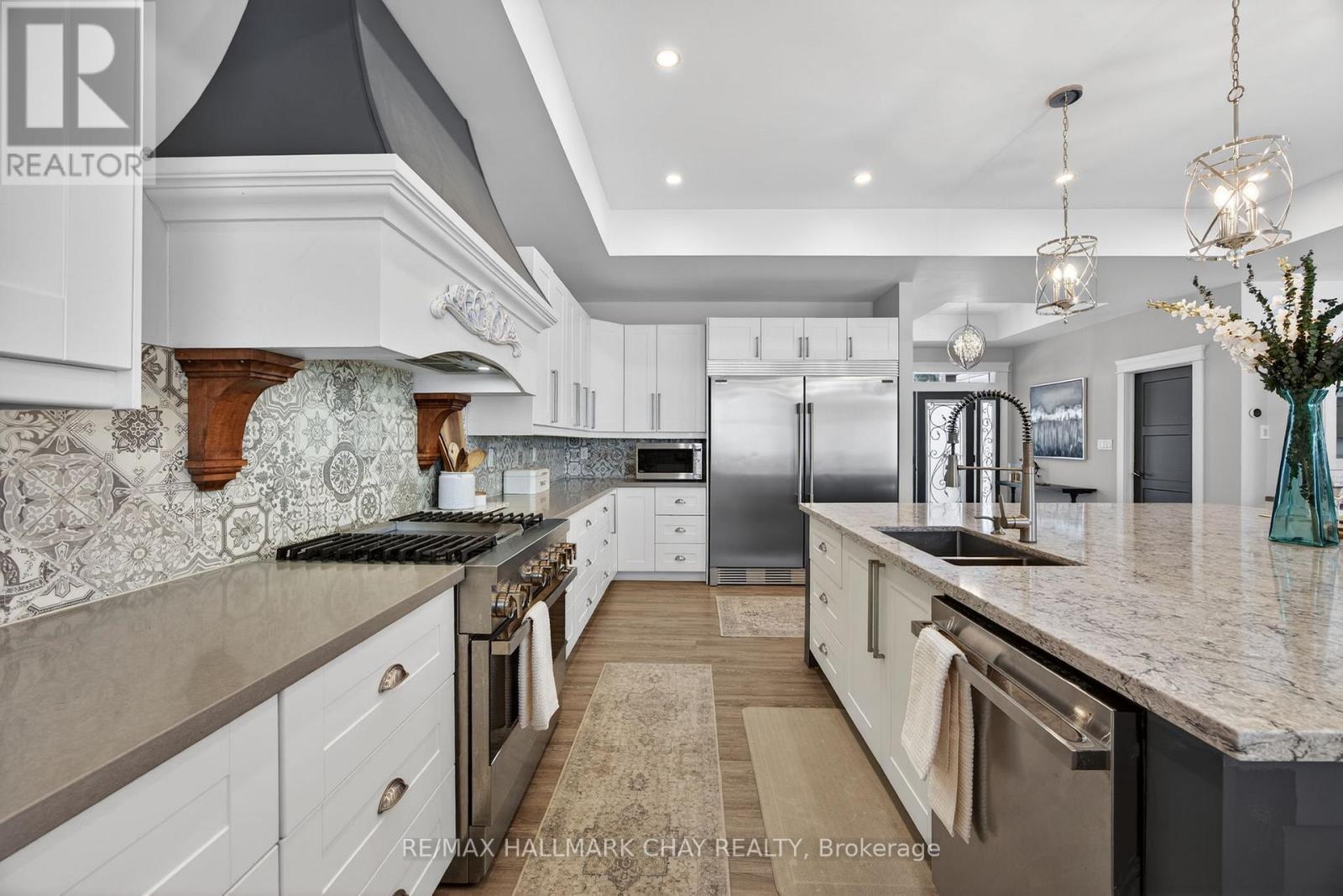 17 Pine Ridge Trail, Oro-Medonte (Horseshoe Valley), Ontario  L4M 4Y8 - Photo 12 - S12922430