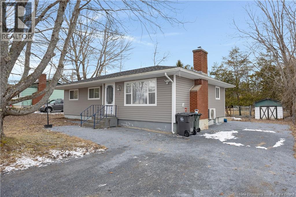 9 Dineen Crescent, Hampton, New Brunswick  E5N 6A2 - Photo 2 - NB135449