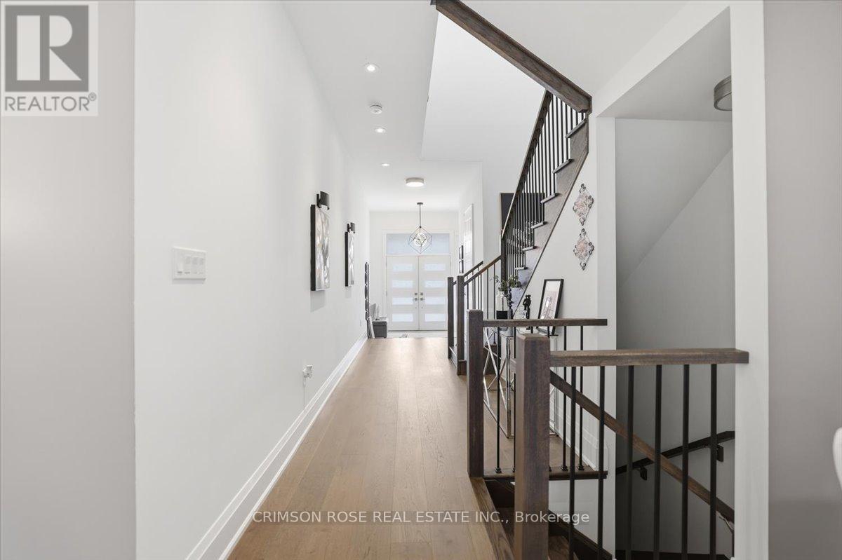 1467 Everest Crescent, Oakville, Ontario  L6H 3S4 - Photo 5 - W12922340