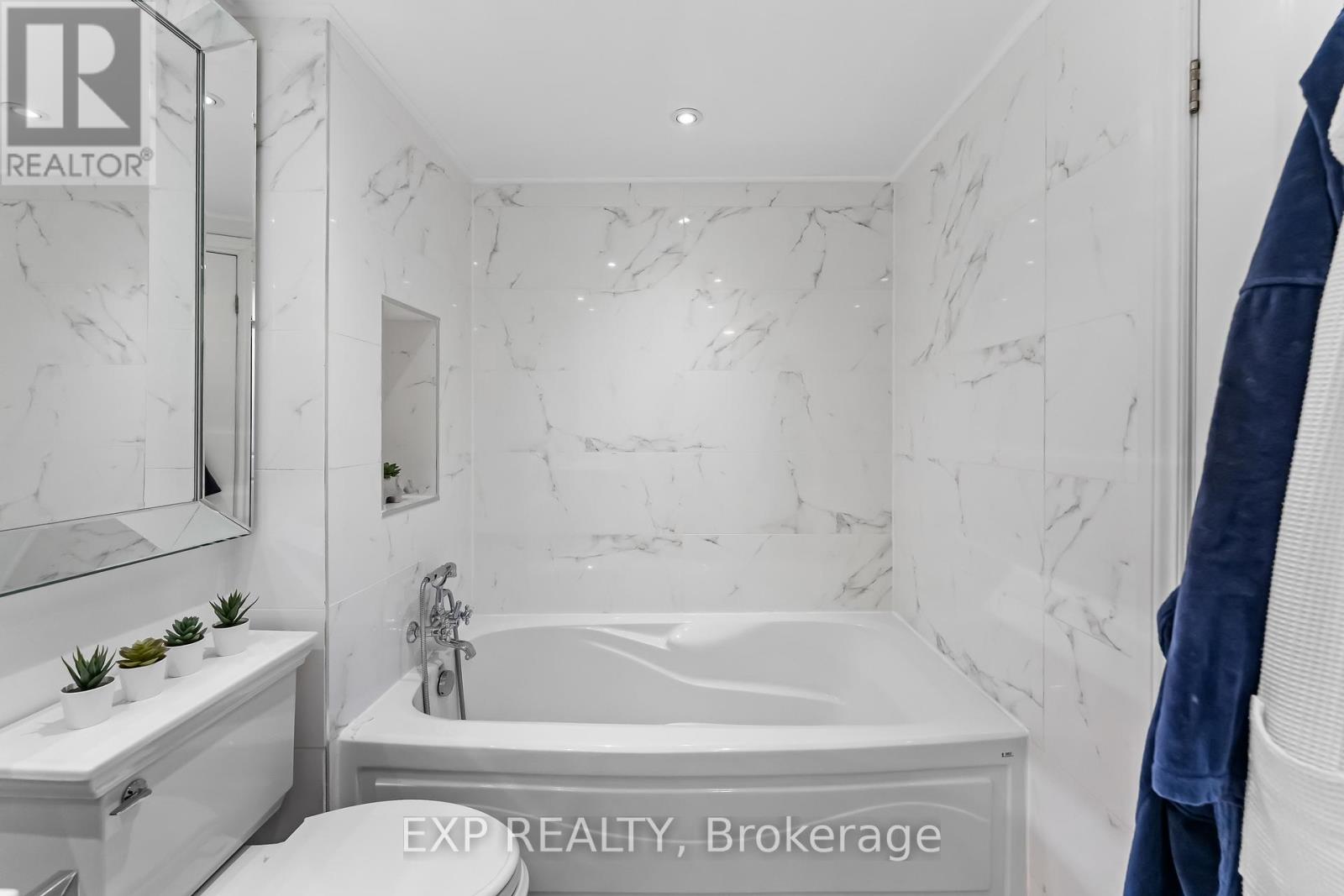 918 - 2261 Lake Shore Boulevard W, Toronto, Ontario  M8V 3X1 - Photo 24 - W12922362