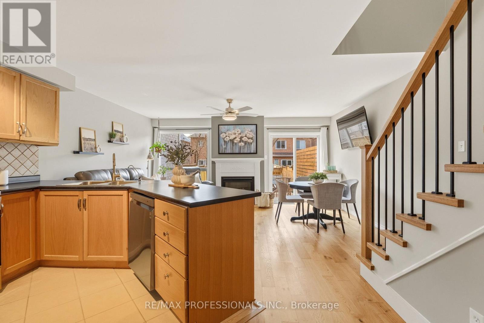 34 Harding Street, Halton Hills, Ontario L7G 6B2 - Photo 12 - W12922368