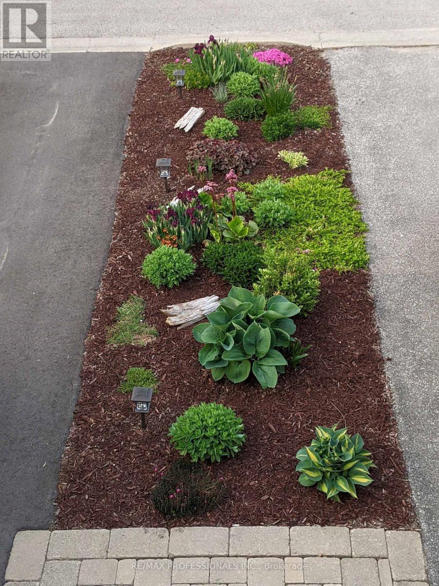 34 Harding Street, Halton Hills, Ontario L7G 6B2 - Photo 2 - W12922368