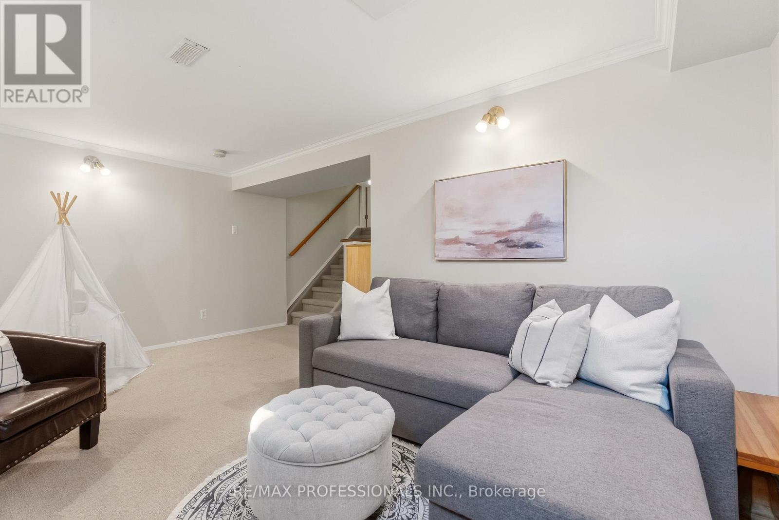 34 Harding Street, Halton Hills, Ontario L7G 6B2 - Photo 34 - W12922368