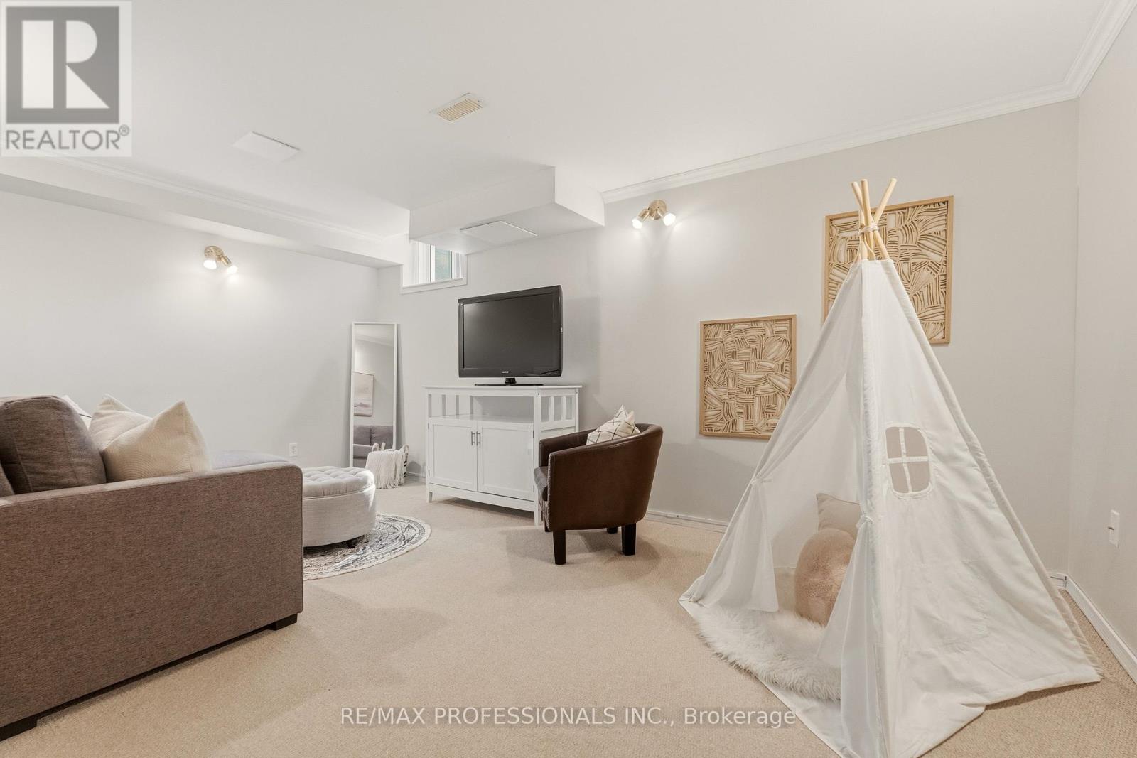 34 Harding Street, Halton Hills, Ontario L7G 6B2 - Photo 35 - W12922368