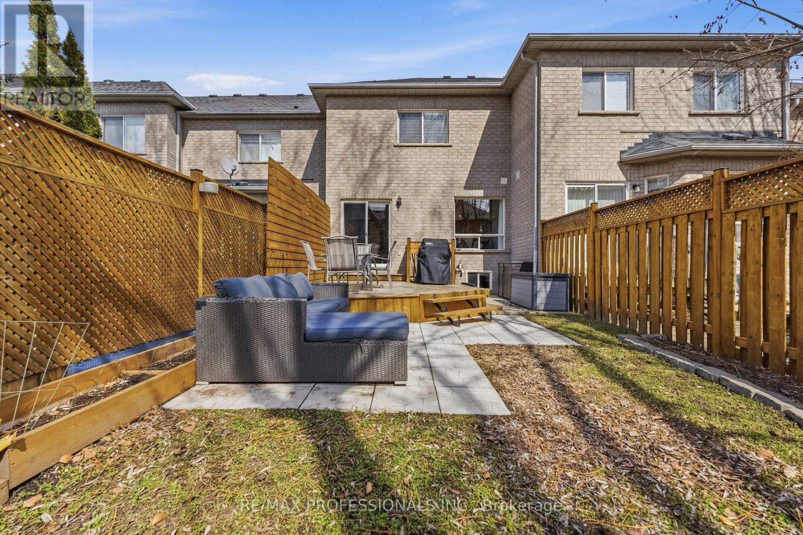 34 Harding Street, Halton Hills, Ontario L7G 6B2 - Photo 40 - W12922368