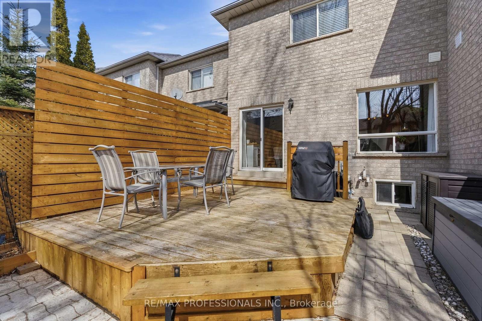 34 Harding Street, Halton Hills, Ontario L7G 6B2 - Photo 41 - W12922368