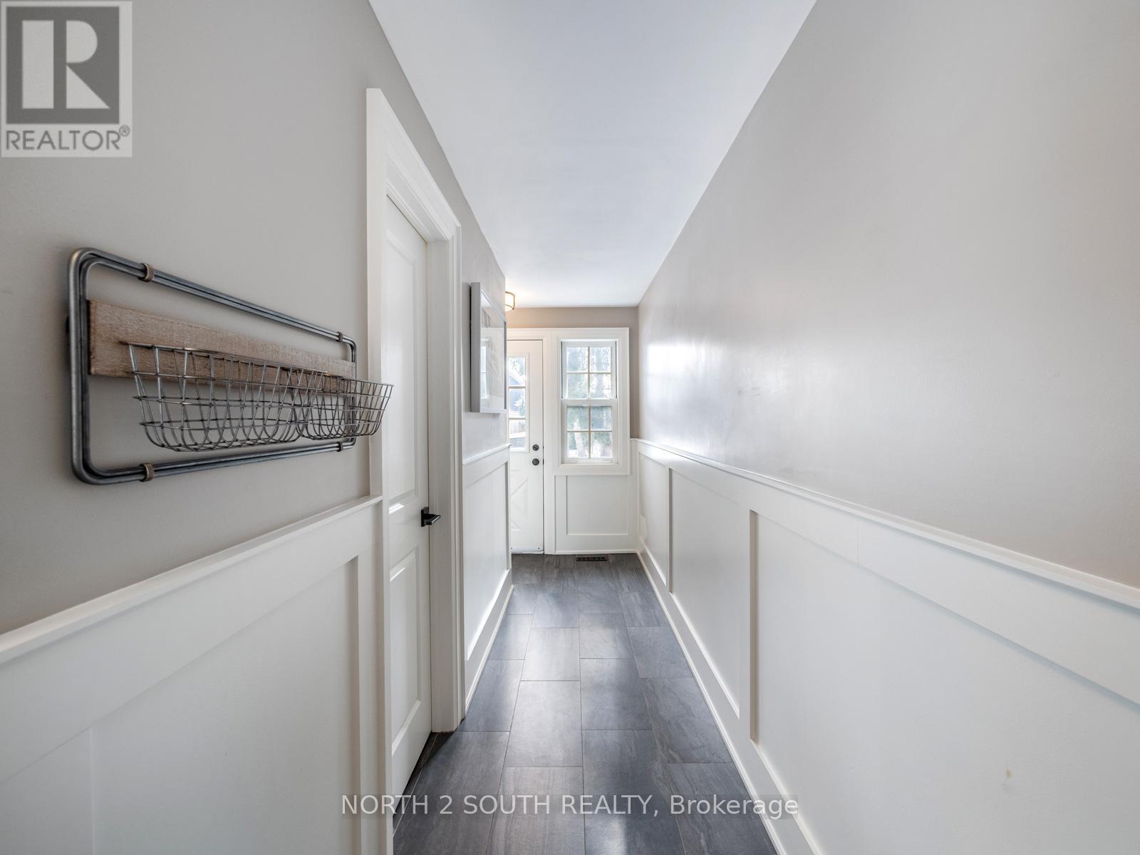 298 Douglas Avenue, Oakville, Ontario  L4J 3S4 - Photo 20 - W12922408