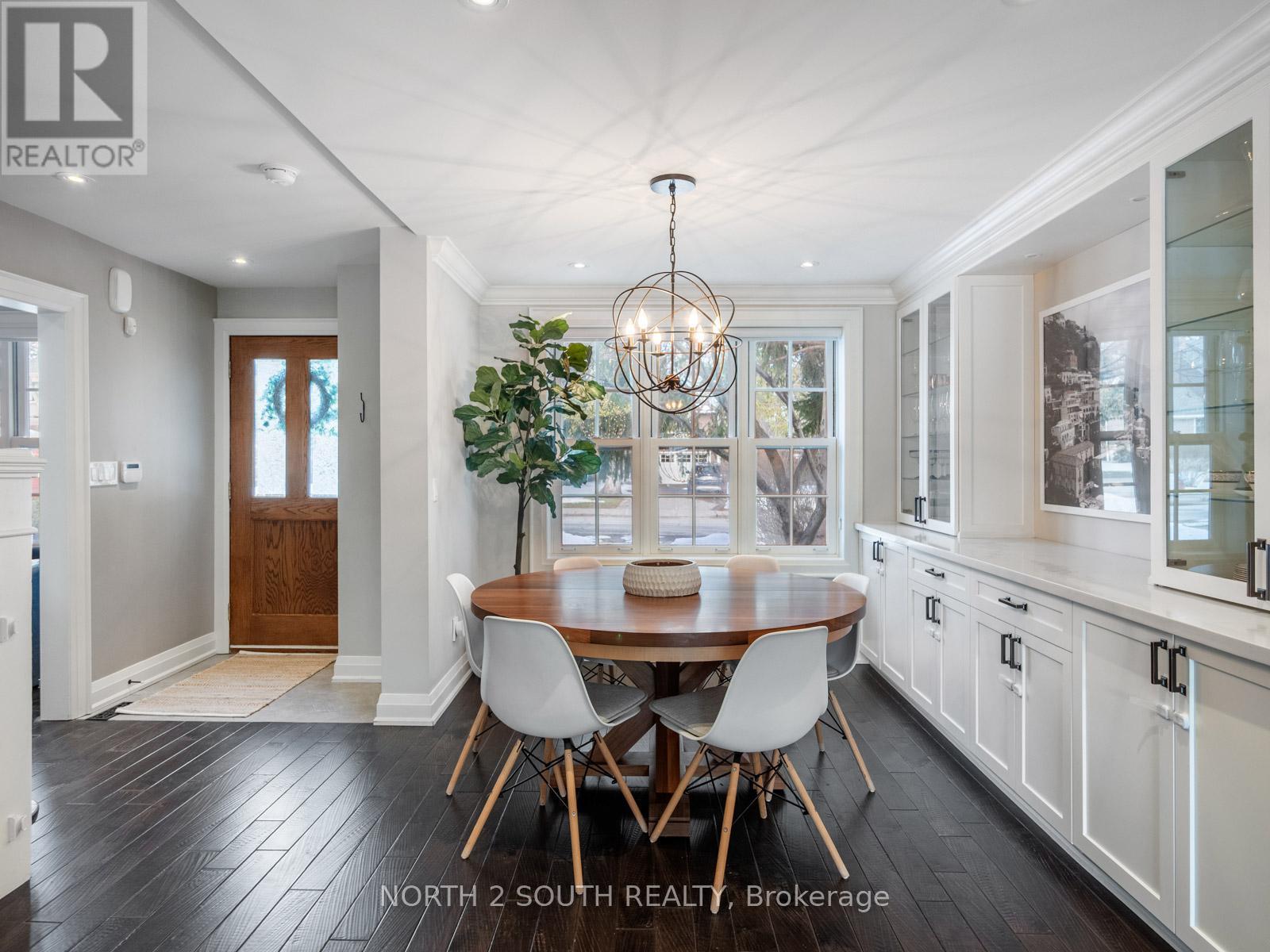 298 Douglas Avenue, Oakville, Ontario  L4J 3S4 - Photo 4 - W12922408