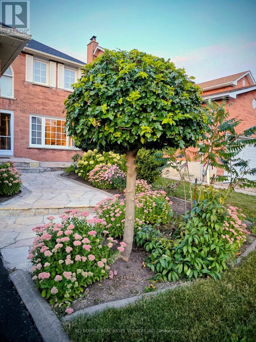 20 Plover Place, Brampton, Ontario  L6W 4C5 - Photo 13 - W12922424