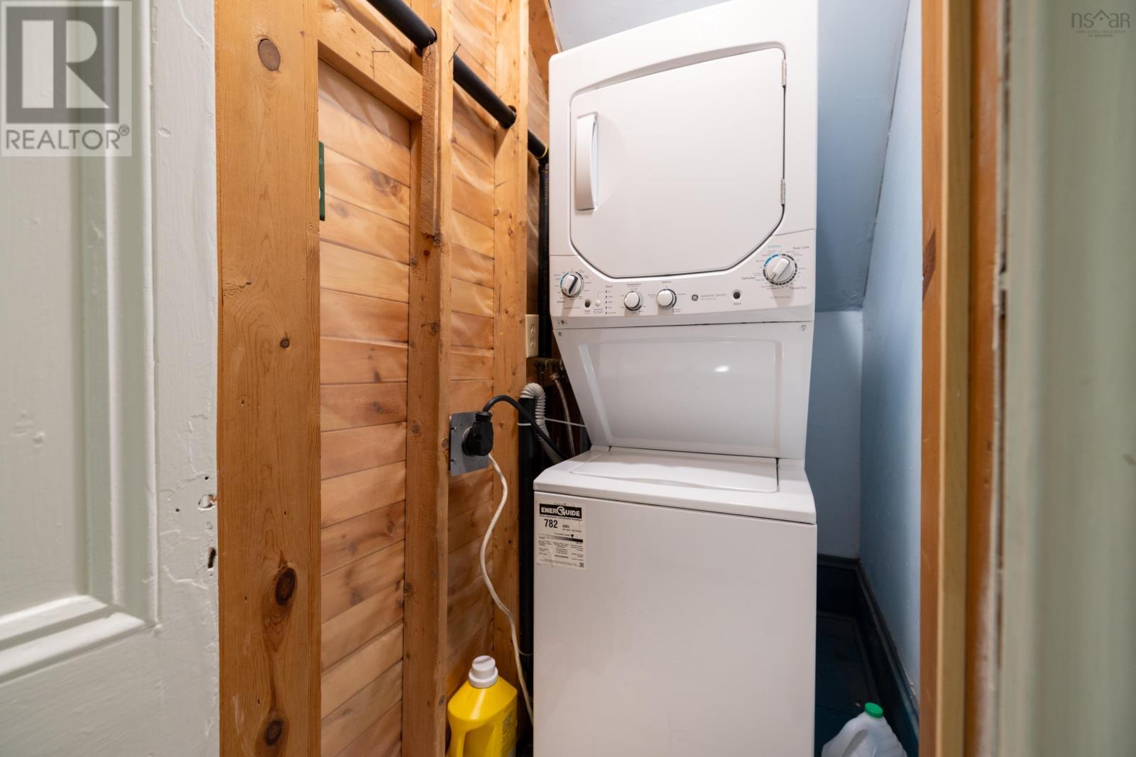 17 Pleasant Street, Bedford, Nova Scotia  B4A 1W8 - Photo 23 - 202605479