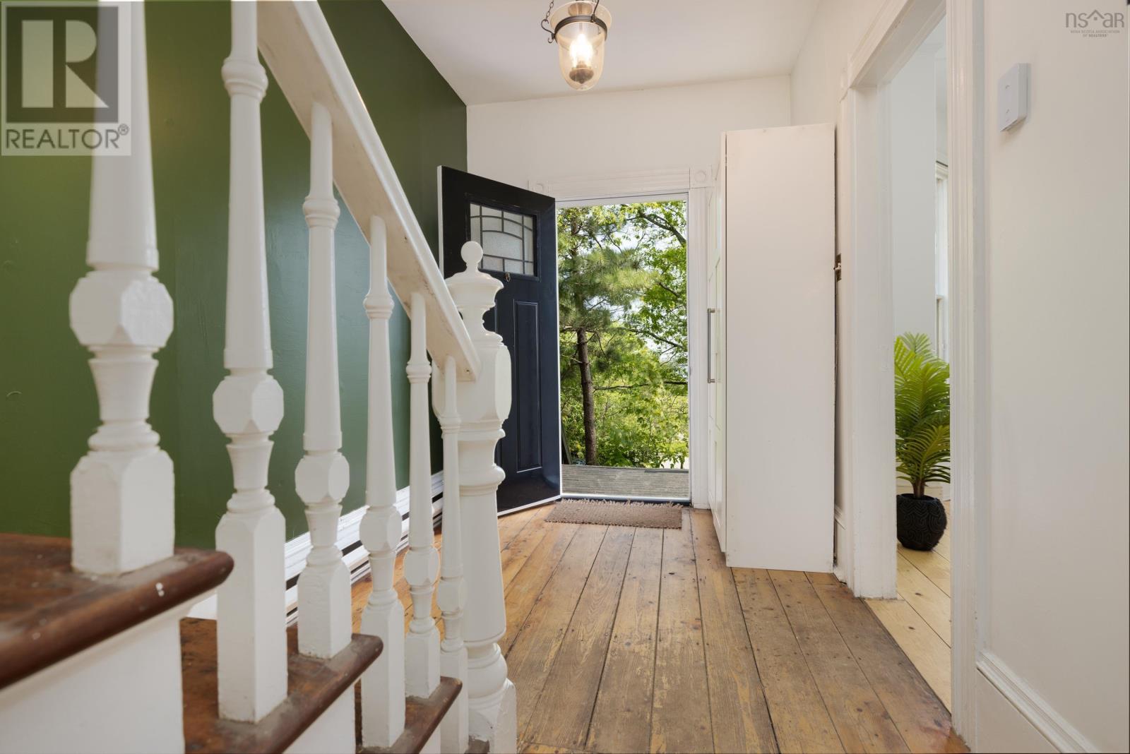 17 Pleasant Street, Bedford, Nova Scotia  B4A 1W8 - Photo 2 - 202605479