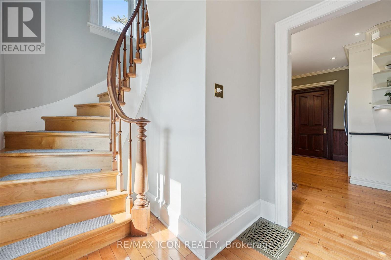 20 Linden Avenue, Kitchener, Ontario  N2G 2A4 - Photo 15 - X12922416