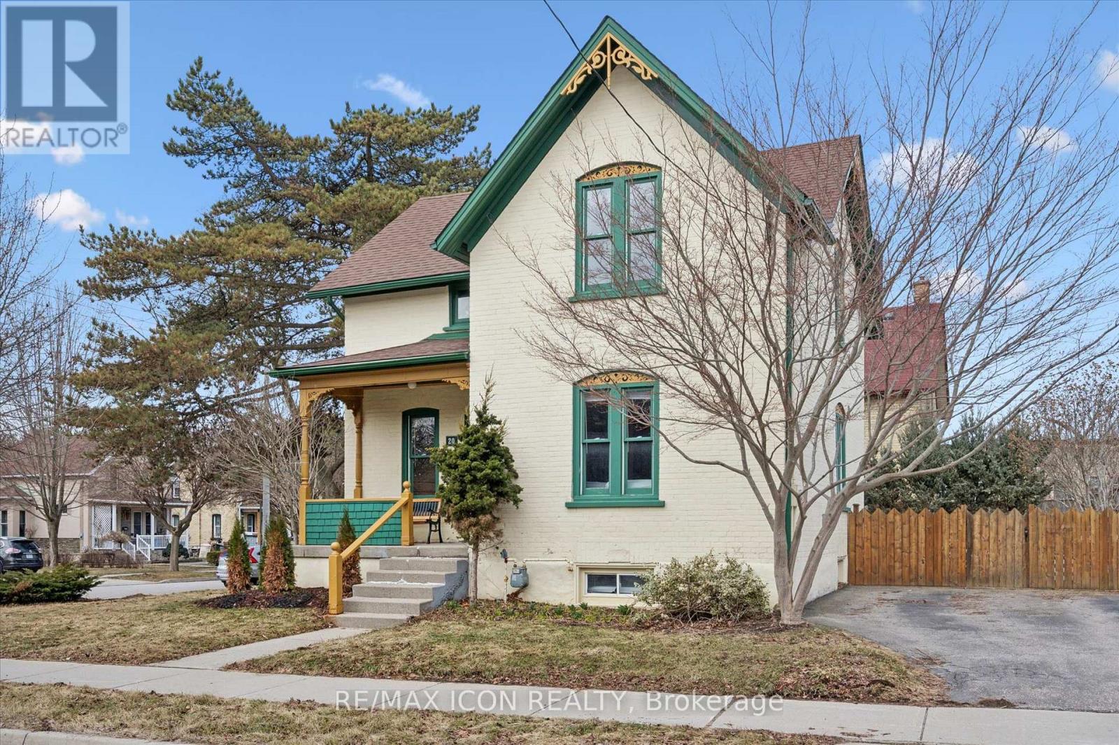 20 Linden Avenue, Kitchener, Ontario  N2G 2A4 - Photo 2 - X12922416