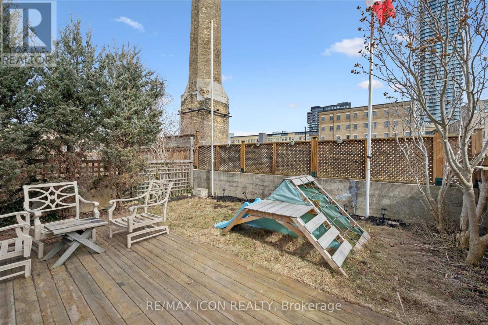 20 Linden Avenue, Kitchener, Ontario  N2G 2A4 - Photo 32 - X12922416