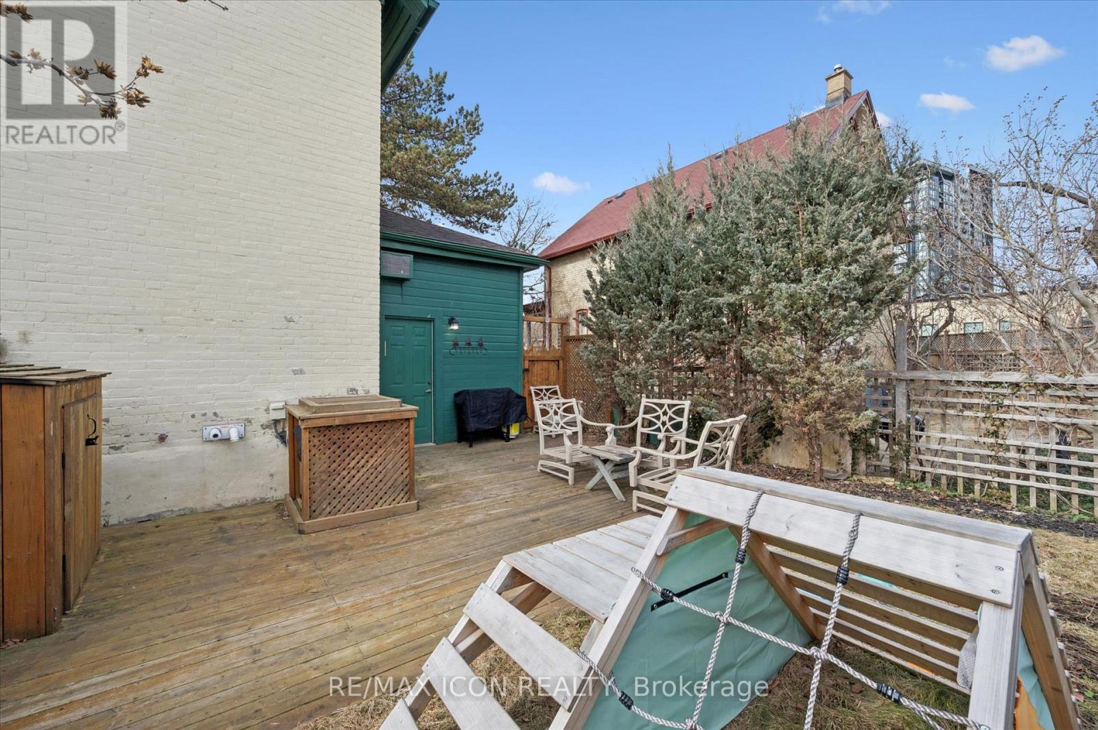 20 Linden Avenue, Kitchener, Ontario  N2G 2A4 - Photo 33 - X12922416