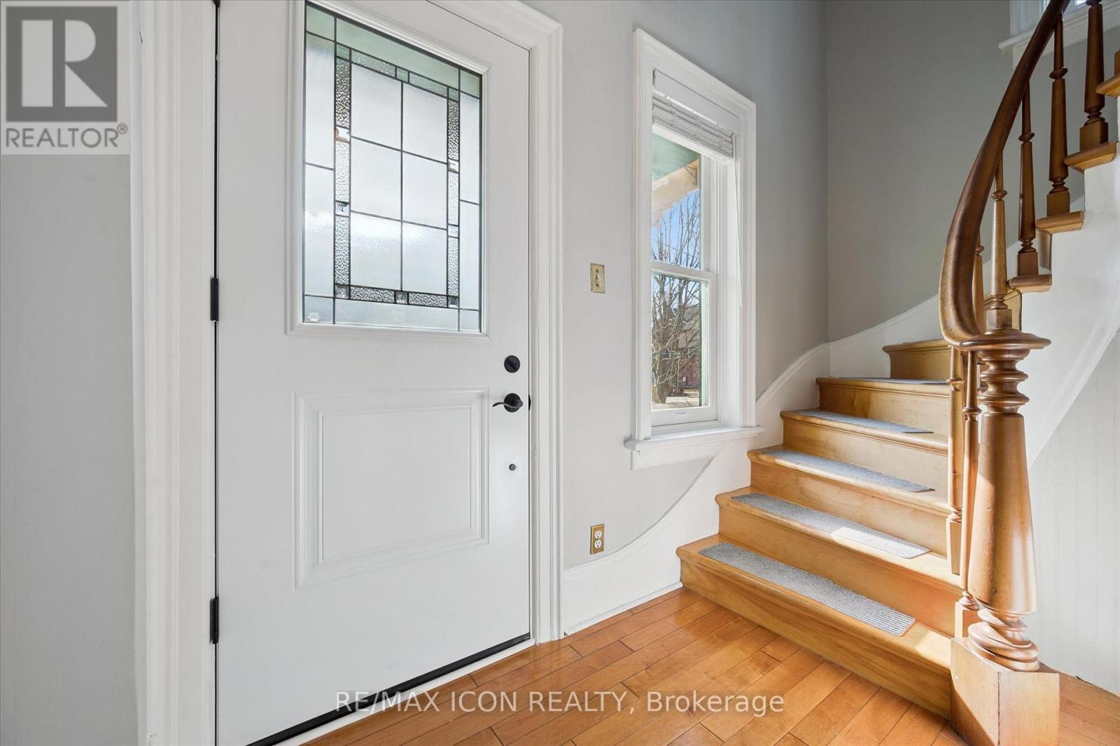 20 Linden Avenue, Kitchener, Ontario  N2G 2A4 - Photo 5 - X12922416